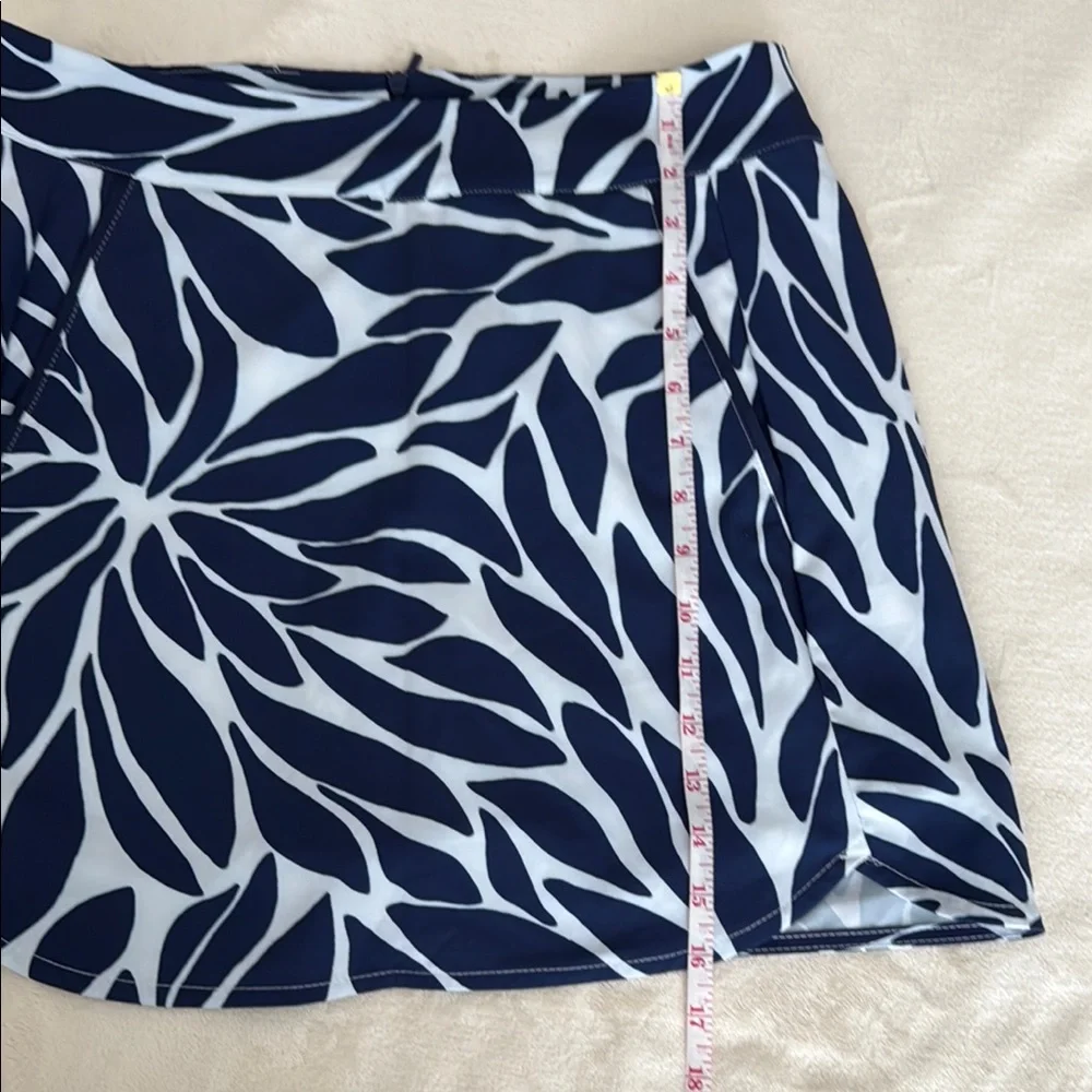 Vineyard Vines Navy& White skirt - Picture 2 of 5